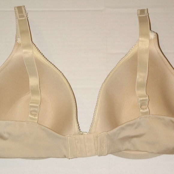 Vanity fair Elegant Plunge 38C - Picture 4 of 8